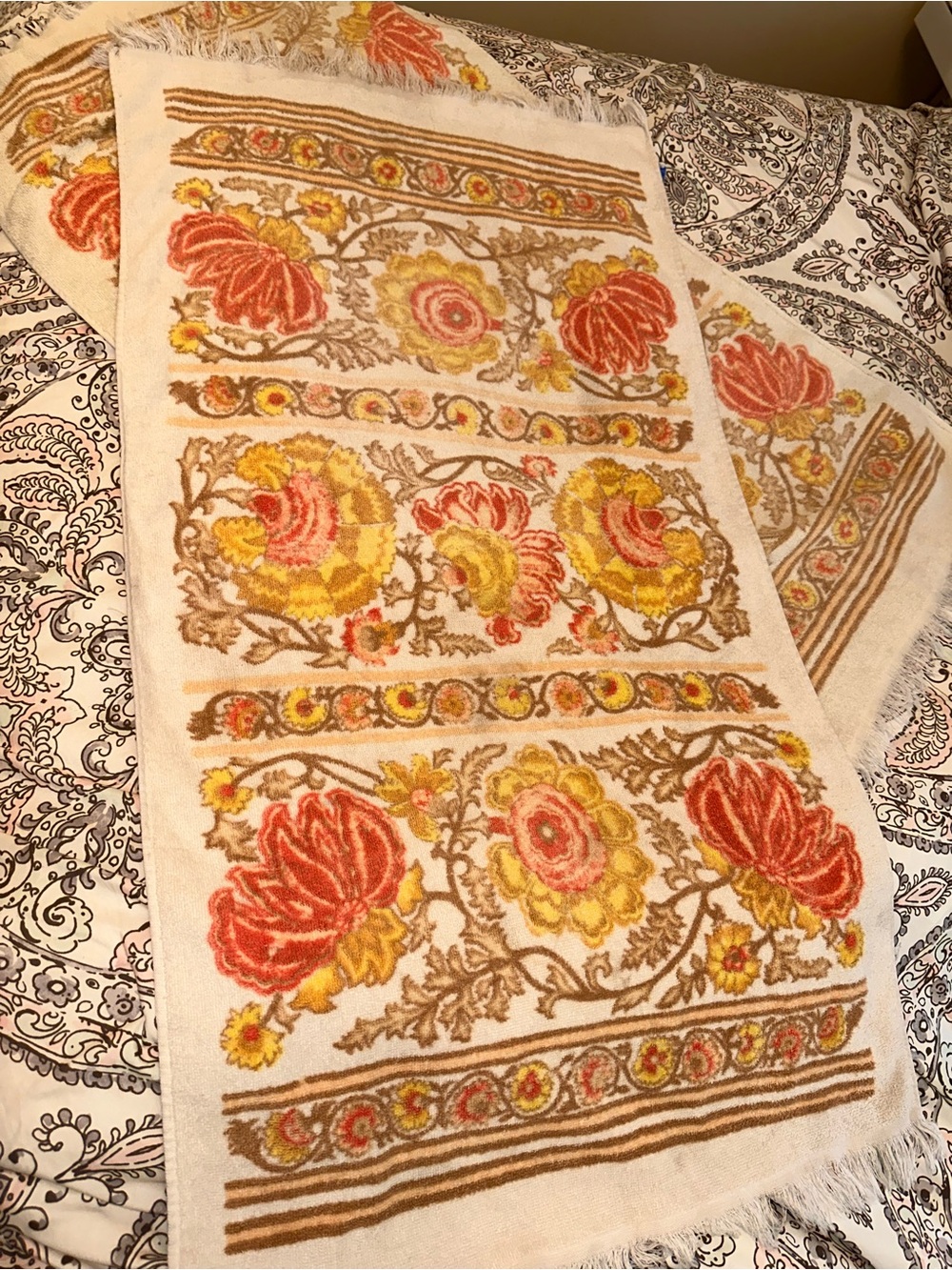 ⭐️ Vintage Bath Towels (2)
